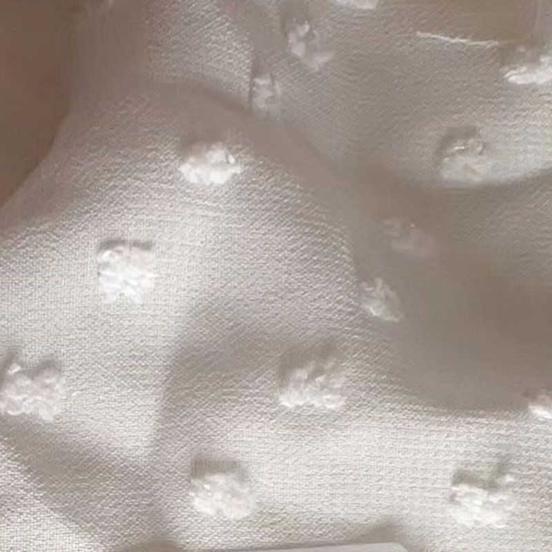 Hoe kun je onderscheid maken tussen chiffonkledingstuk van hoge kwaliteit en van lage kwaliteit?